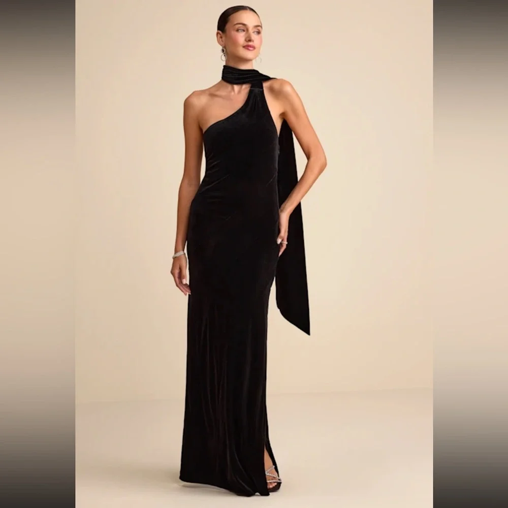 Lulu's Chic Black One-Shoulder Gown - Picture 1 of 6
